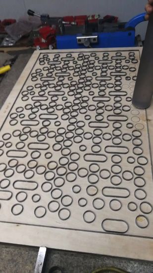 Máquina de plegado automático multifuncional del funcionamiento estable de Shenzhen para cortar la fabricación de la matriz
