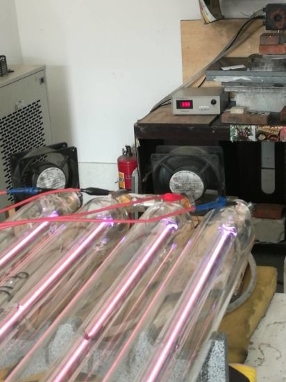 Tubo láser de CO2 de alta calidad de 400 vatios para máquina troqueladora