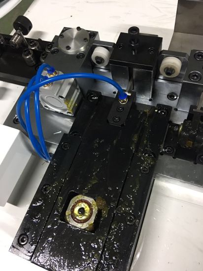 Máquina de corte automático para la fabricación de matrices