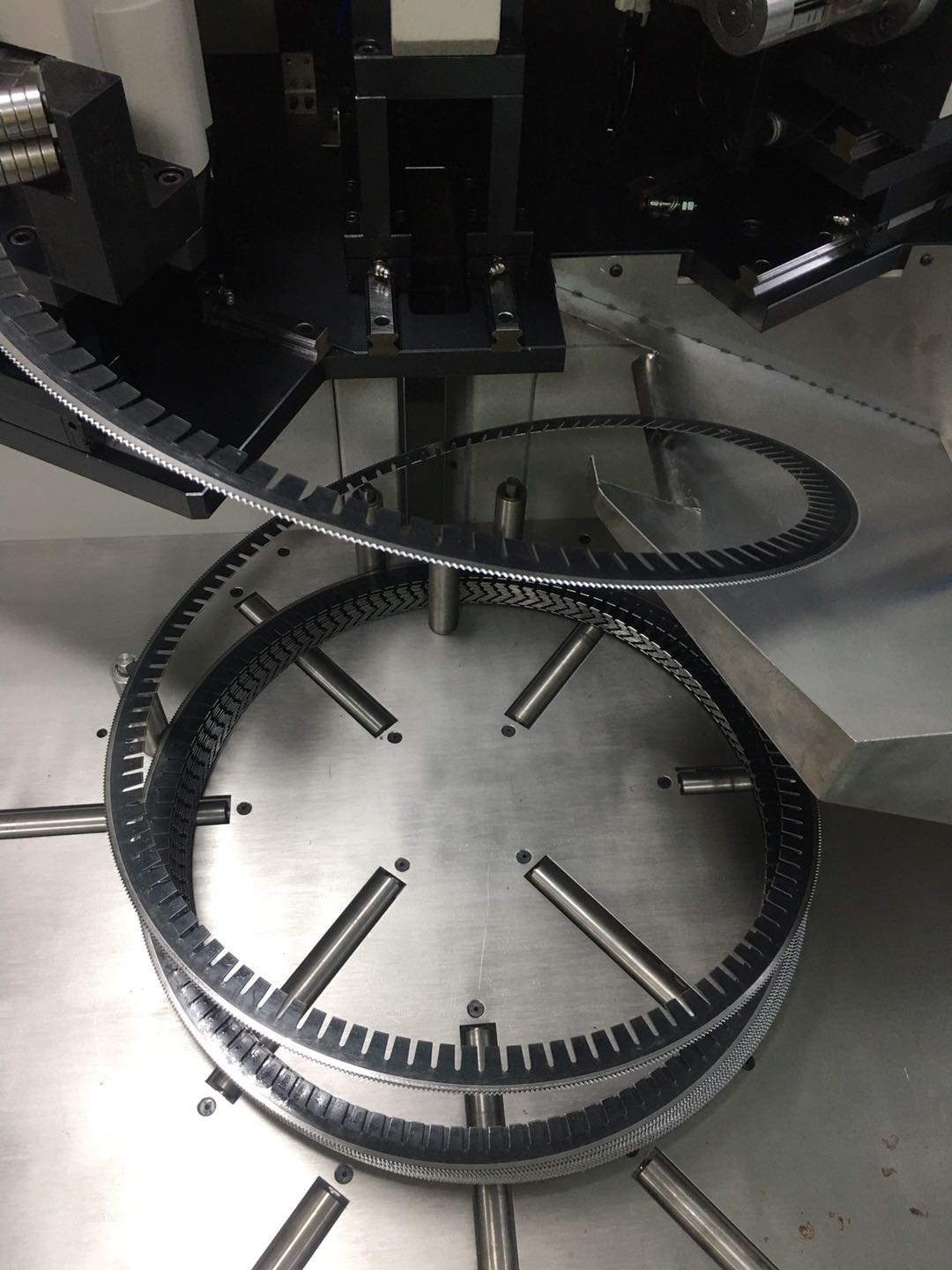 Máquina dobladora rotativa de múltiples diámetros para doblado de reglas curvo